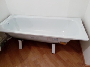 Ванна стальная Optimo 170х70 установочный комплект.