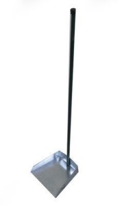 Совок для мусора оцинкованный с длинной вертикальной ручкой