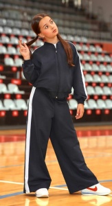 Костюм спорт. д/дев Успех-1 рост 164 (ЧЗ)